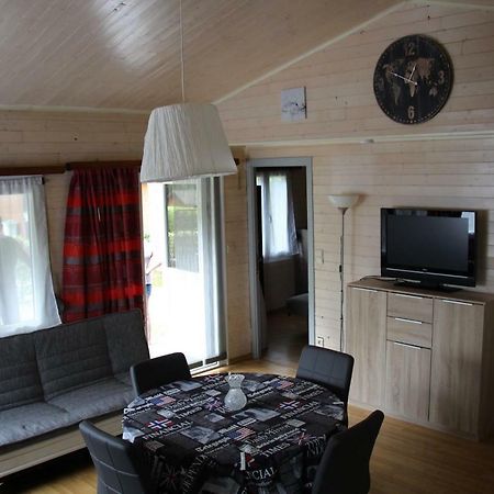 Chalet Les Brulins Resteigne Exterior foto